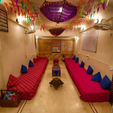 Basti - A Backpackers Hostel Mumbai Exterior photo