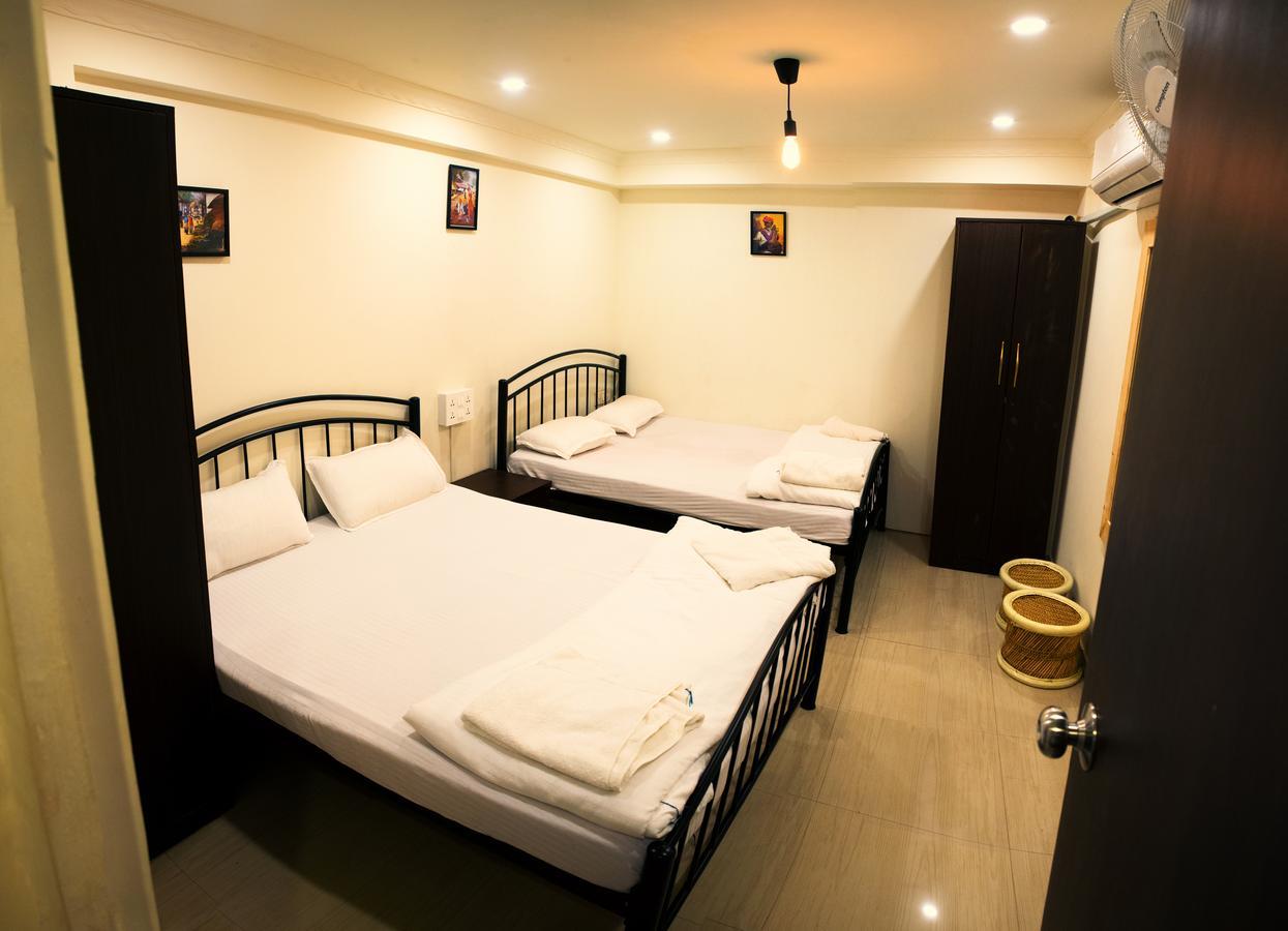 Basti - A Backpackers Hostel Mumbai Exterior photo